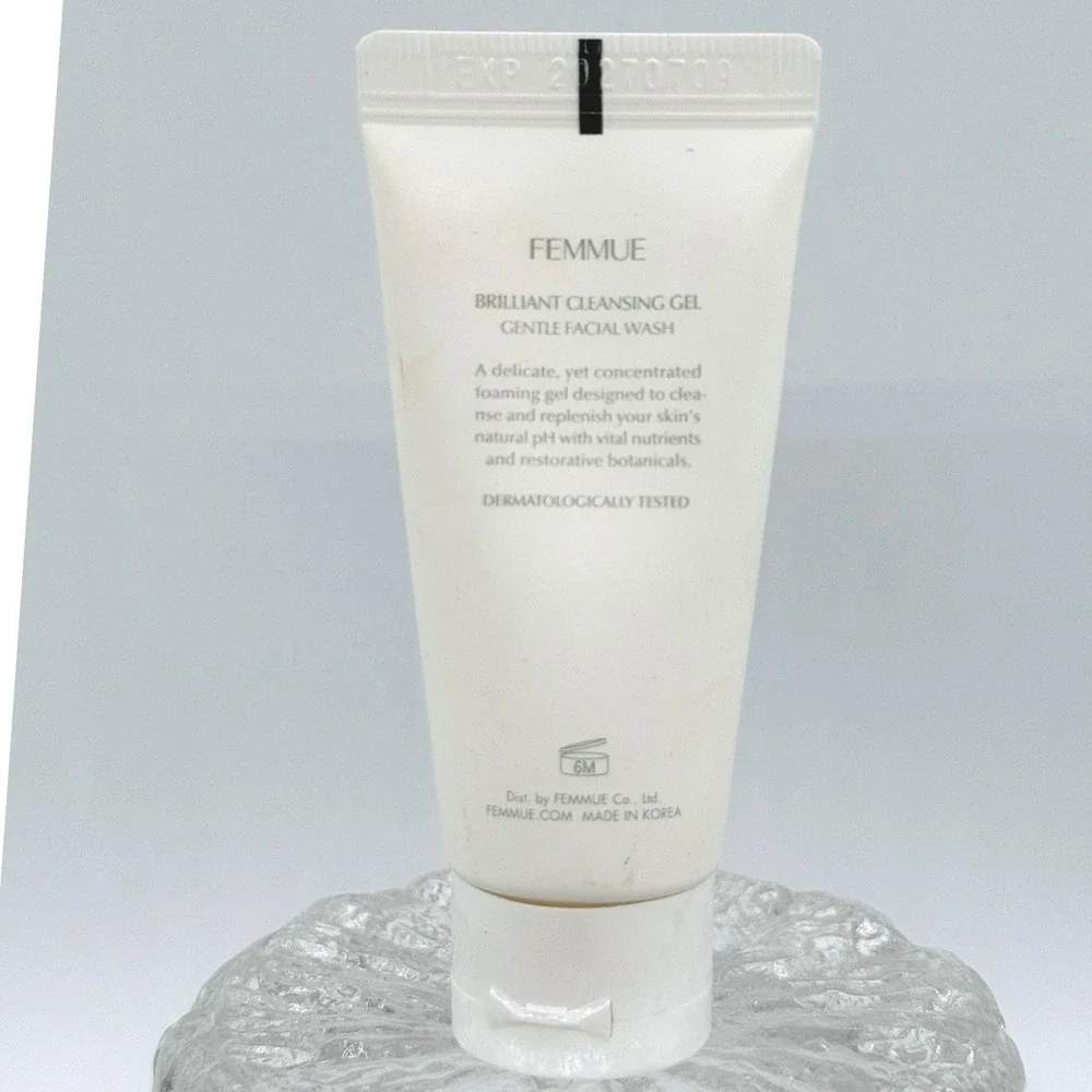Femmue Brilliant Cleansing Gel Gentle Facial Wash 15ml .50 fl oz Travel Mini NEW